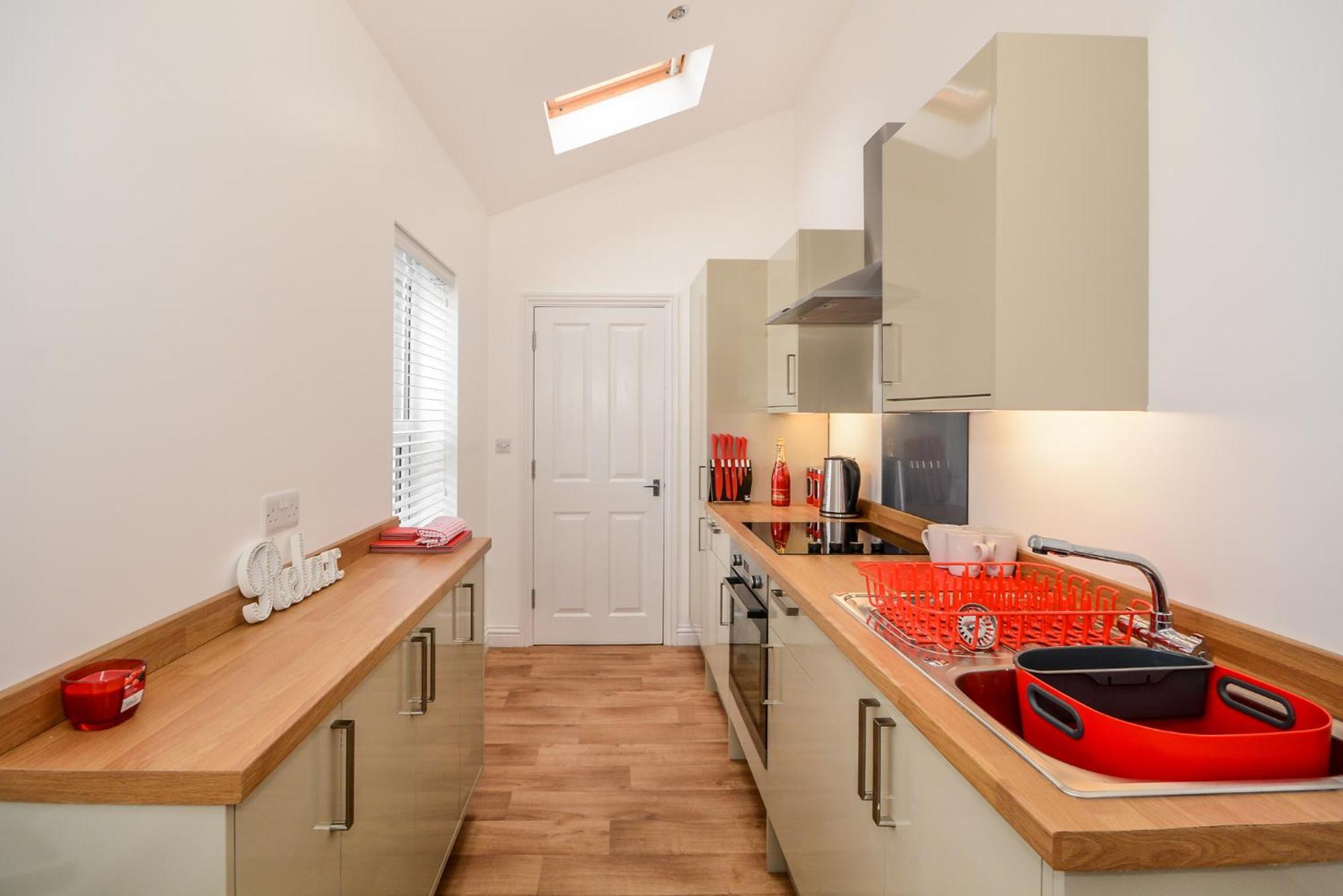Henry Court 3 Apartment *